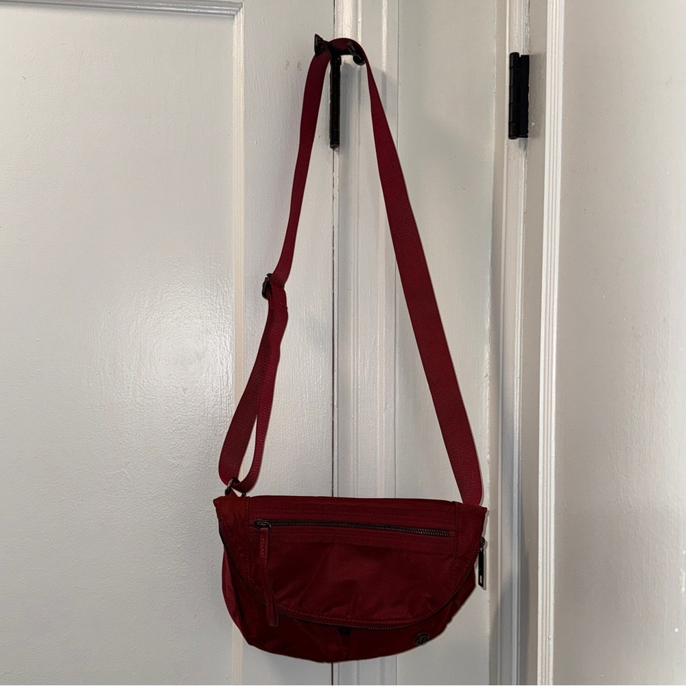 lululemon athletica Red Crossbody Bag - Picture 2 of 9